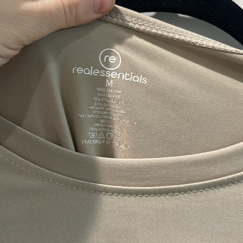 Realessentials Cream Crop Top size M - Picture 2 of 5